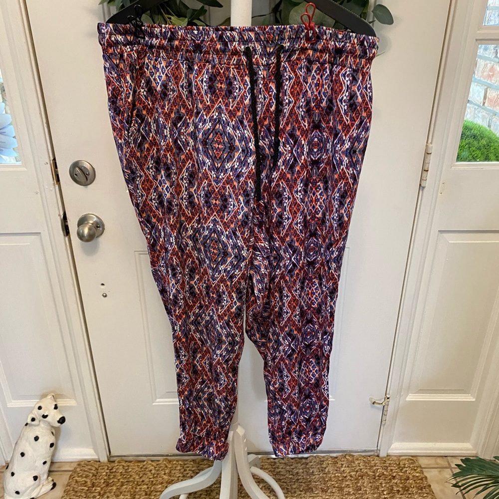 New Look Patterned Cropped High Waist Jogger Pants 2X